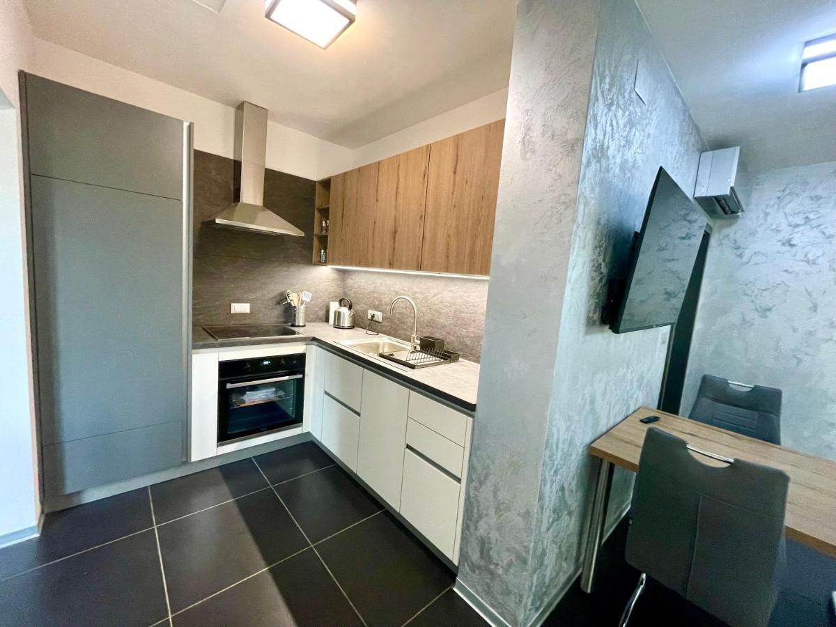 Mega Apartman Prvacina Kültér fotó